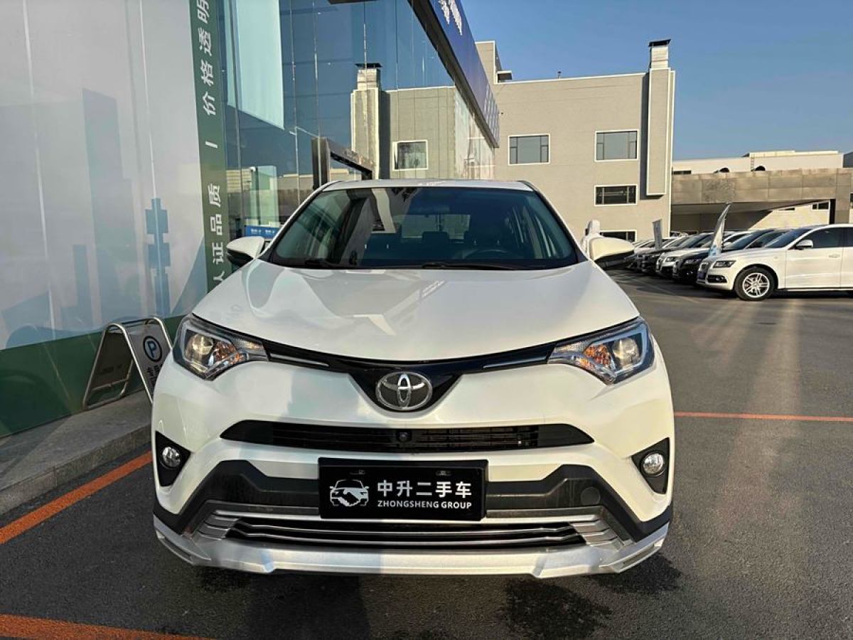 2018年9月豐田 RAV4榮放  2016款 2.0L CVT兩驅(qū)風(fēng)尚版