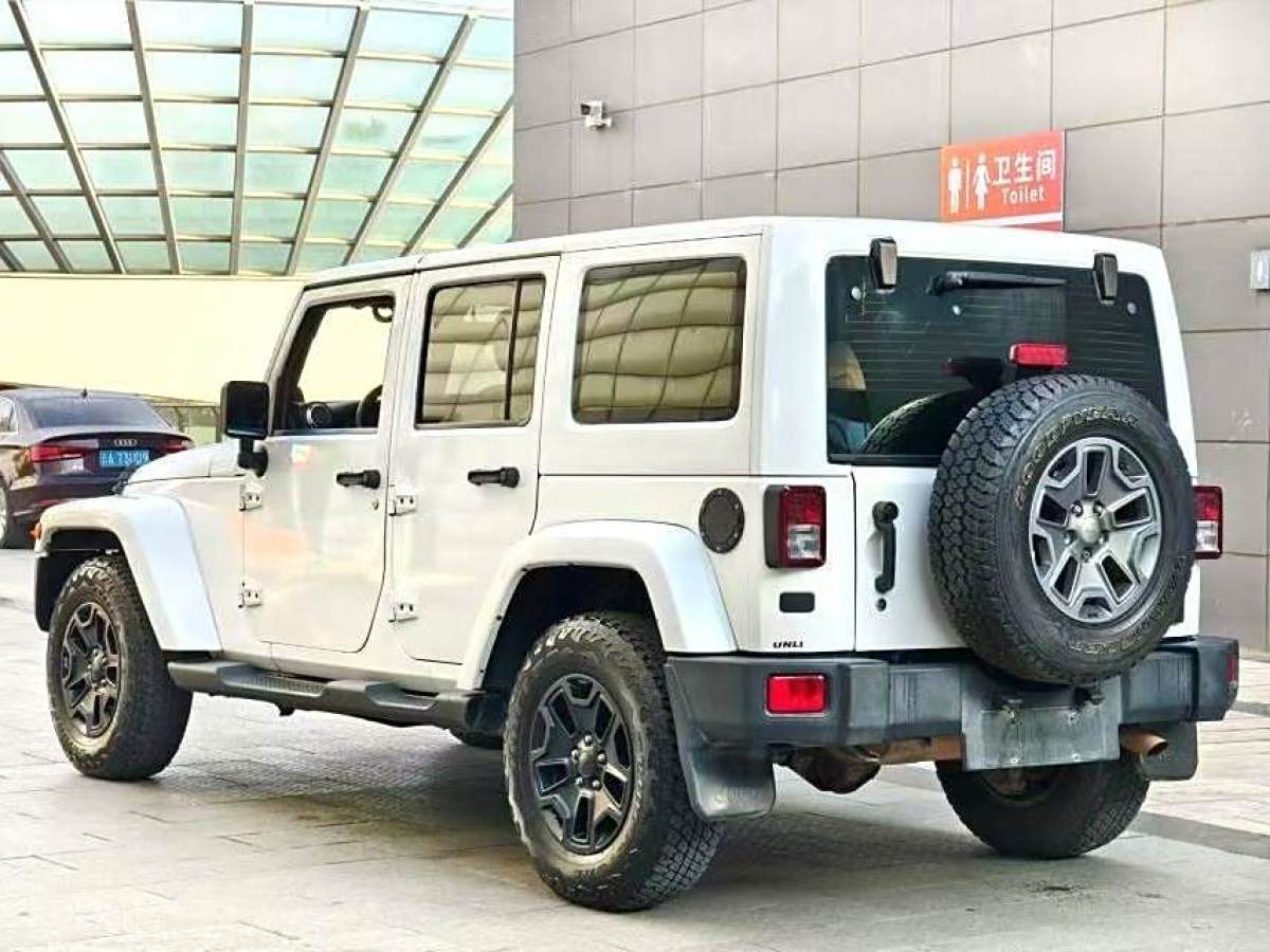 Jeep 牧馬人  2013款 3.6L Sahara 四門版圖片