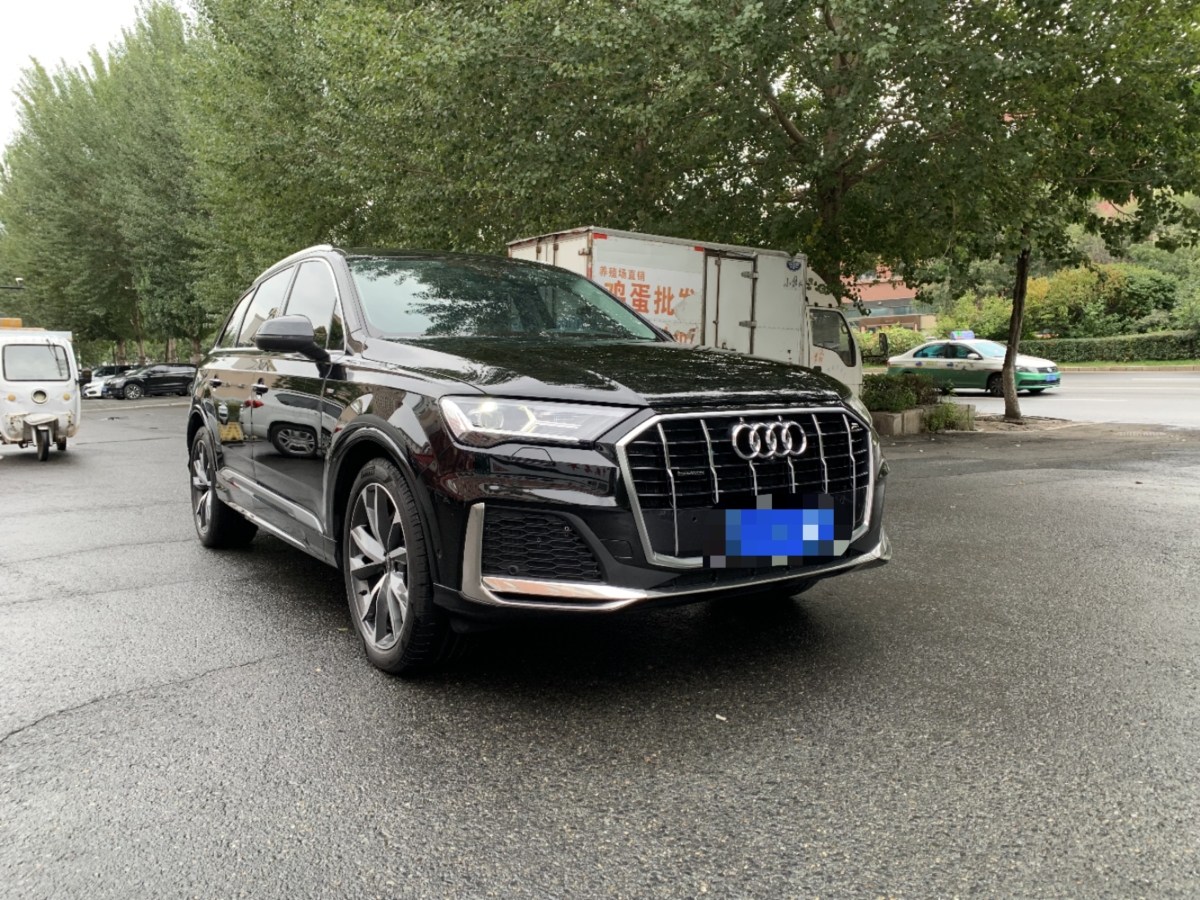 2023年4月奧迪 奧迪Q7  2023款 55 TFSI quattro S line運(yùn)動(dòng)型