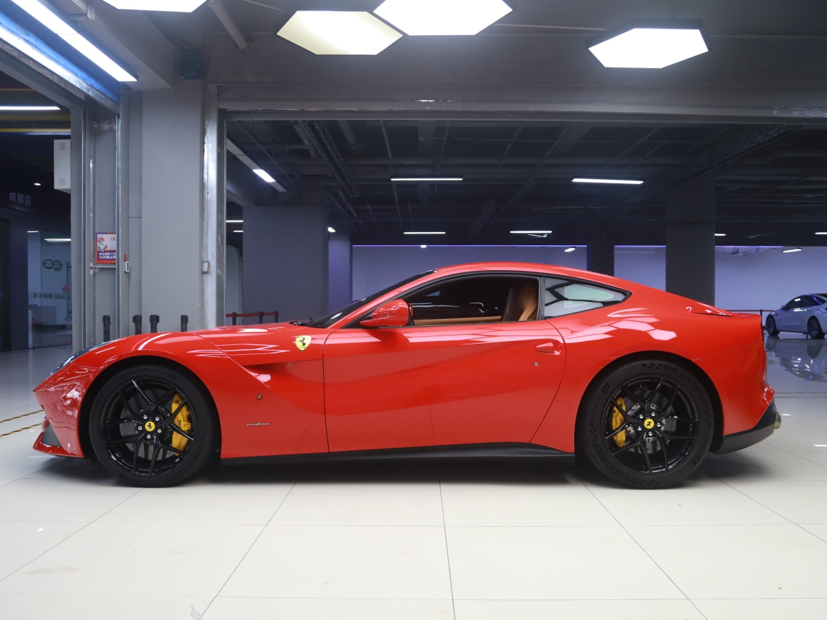 2014年12月法拉利 F12berlinetta  2013款 6.3L 標(biāo)準(zhǔn)型