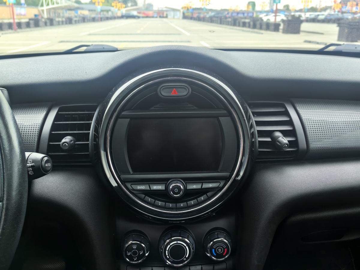 MINI MINI  2015款 1.5T COOPER Fun 五門版圖片