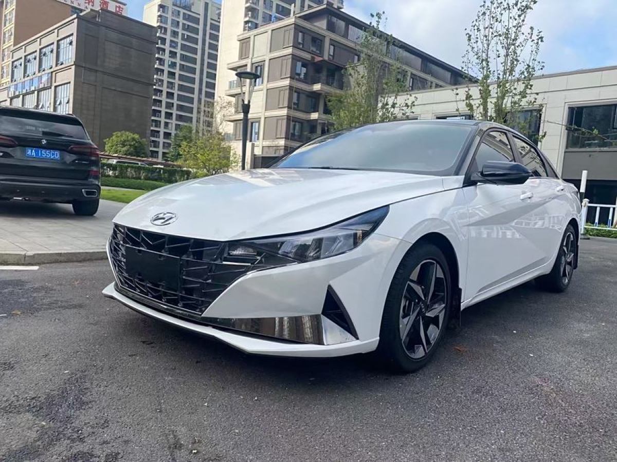 現(xiàn)代 伊蘭特  2022款 1.5L CVT LUX尊貴版圖片