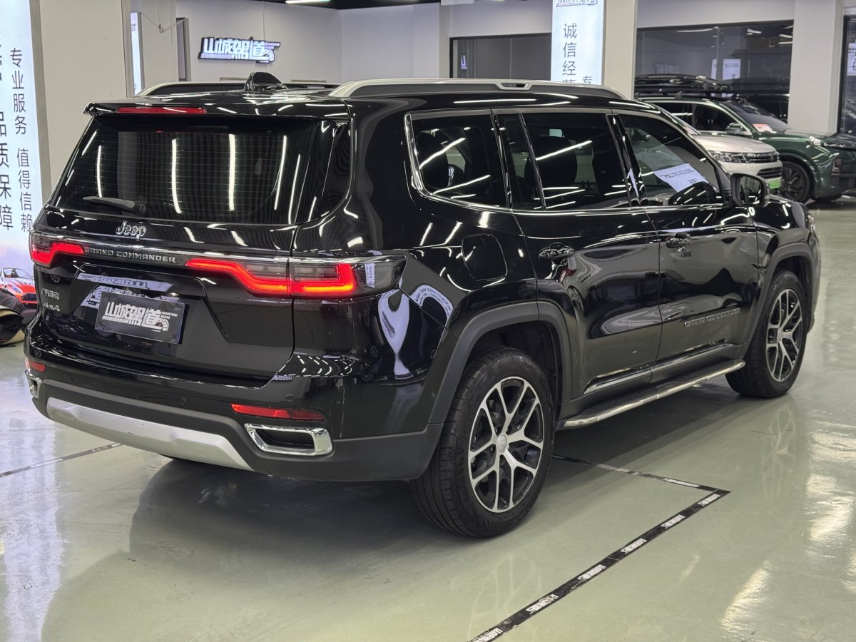 Jeep 大指揮官  2020款 2.0T 四驅(qū)豪華版圖片