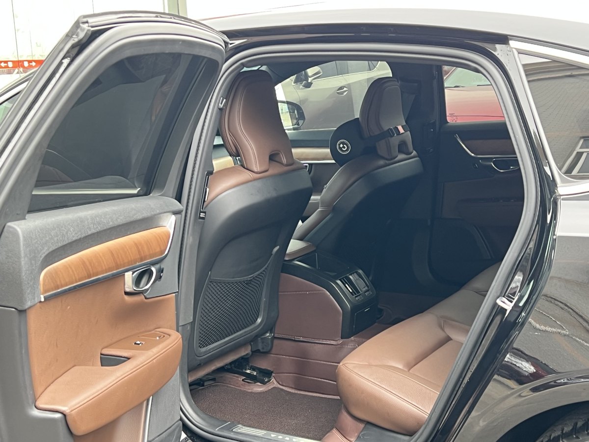 沃爾沃 S90  2022款 B5 智逸豪華版圖片