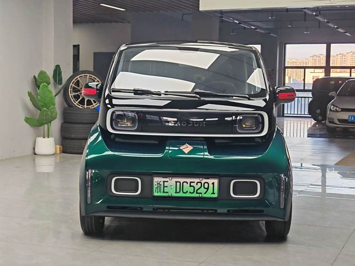 寶駿 寶駿KiWi EV  2022款 藝術(shù)家輕享版 三元鋰圖片