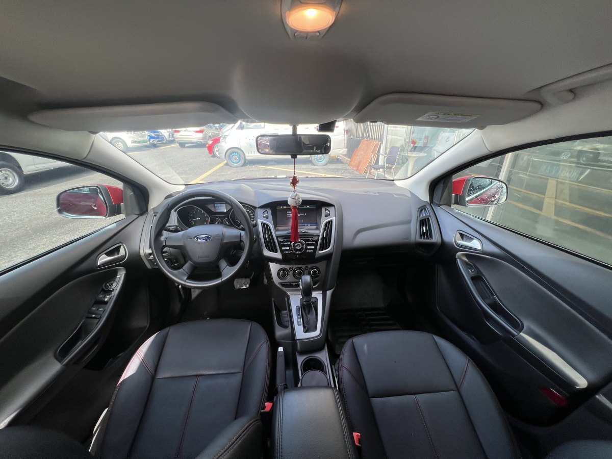 2015年8月福特 福克斯  2012款 两厢 1.6L 自动舒适型