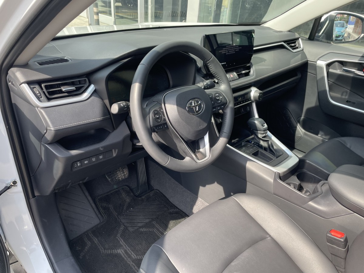 豐田 RAV4  2018款 榮放 2.0L CVT兩驅(qū)風(fēng)尚版圖片