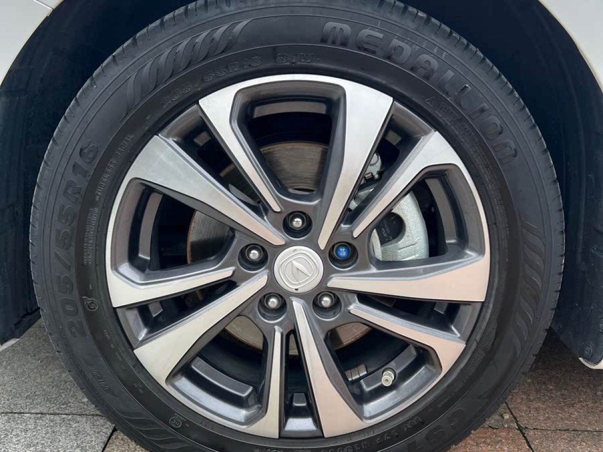 長(zhǎng)安 逸動(dòng)  2021款 PLUS 1.6L GDI CVT豪華型圖片