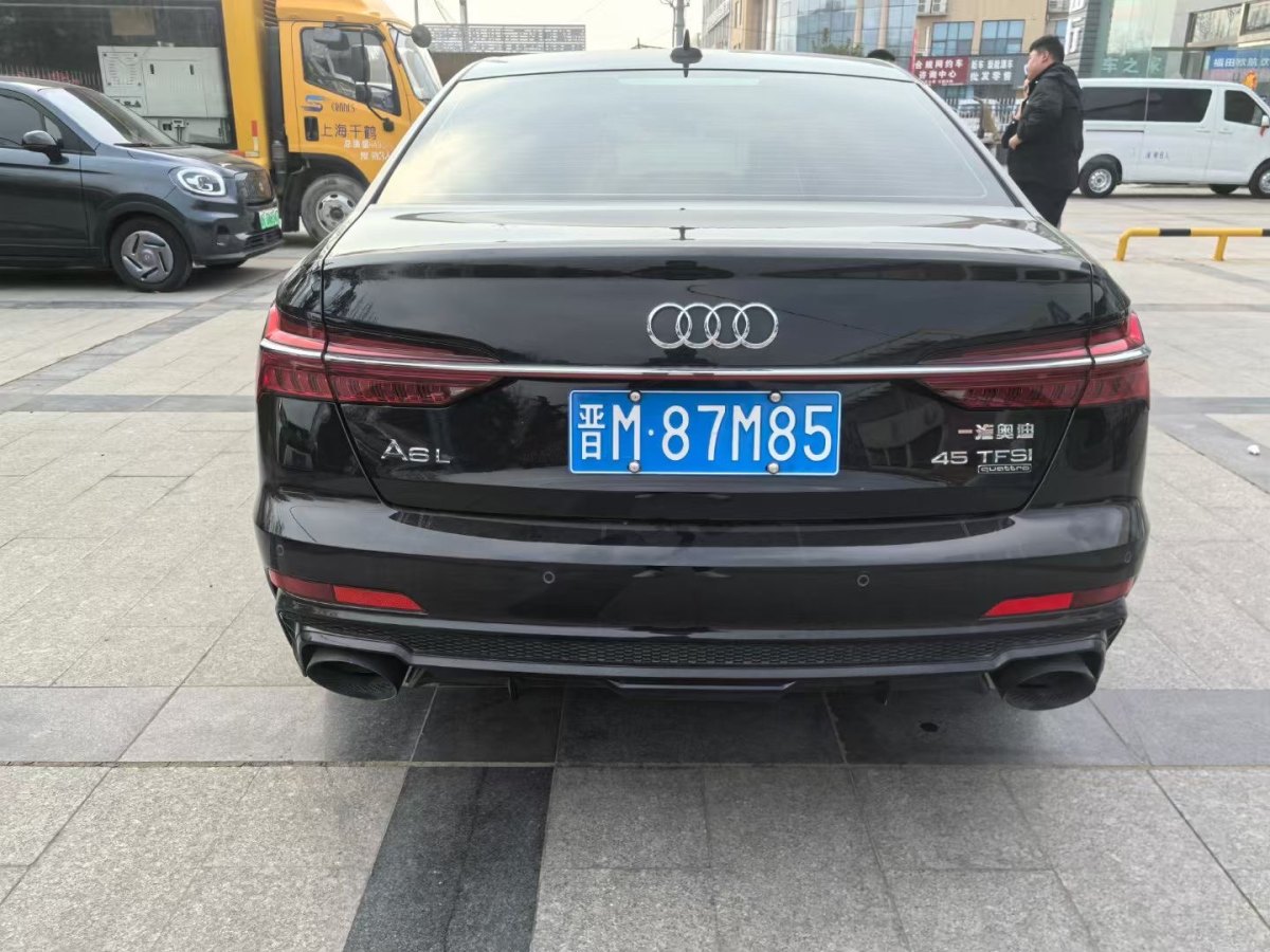 奧迪 奧迪A6L  2023款 改款 45 TFSI quattro 臻選動(dòng)感型圖片