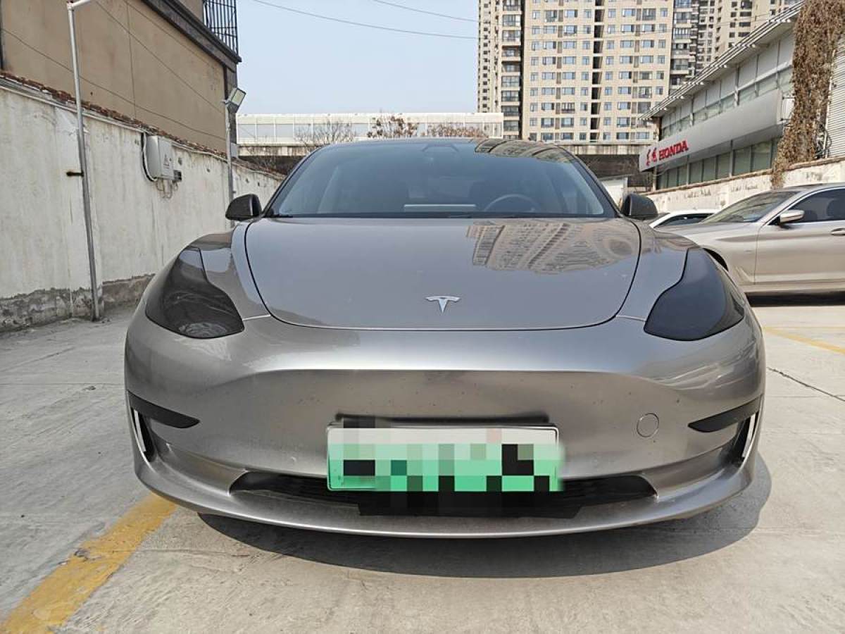 特斯拉 Model 3  2021款 改款 標(biāo)準(zhǔn)續(xù)航后驅(qū)升級版圖片