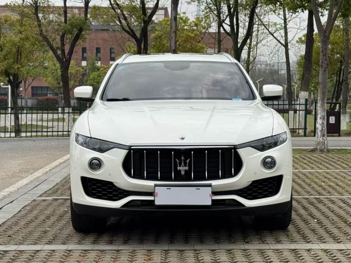 瑪莎拉蒂 Levante  2019款 3.0T 350Hp 標(biāo)準(zhǔn)版 國VI圖片