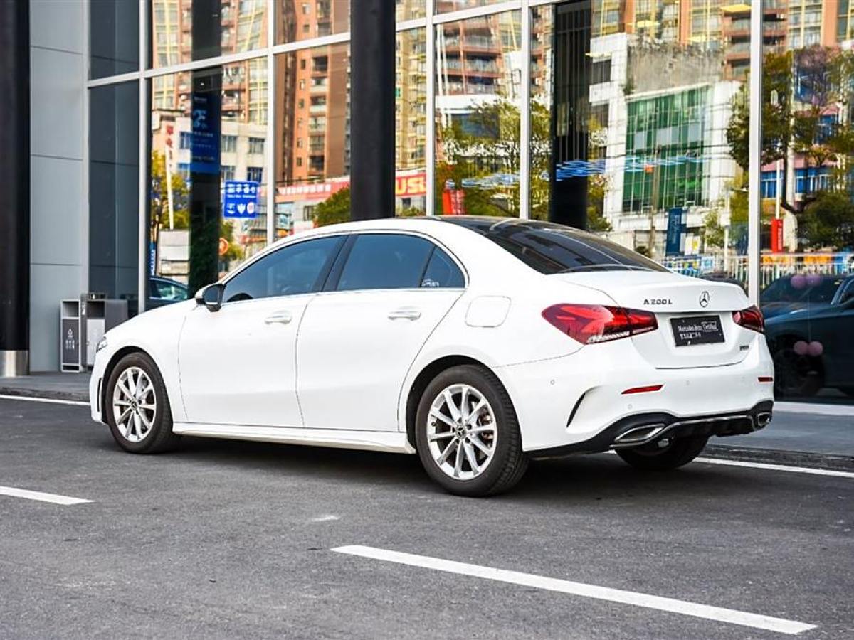 奔馳 奔馳A級  2021款 A 200 L 運動轎車動感型圖片