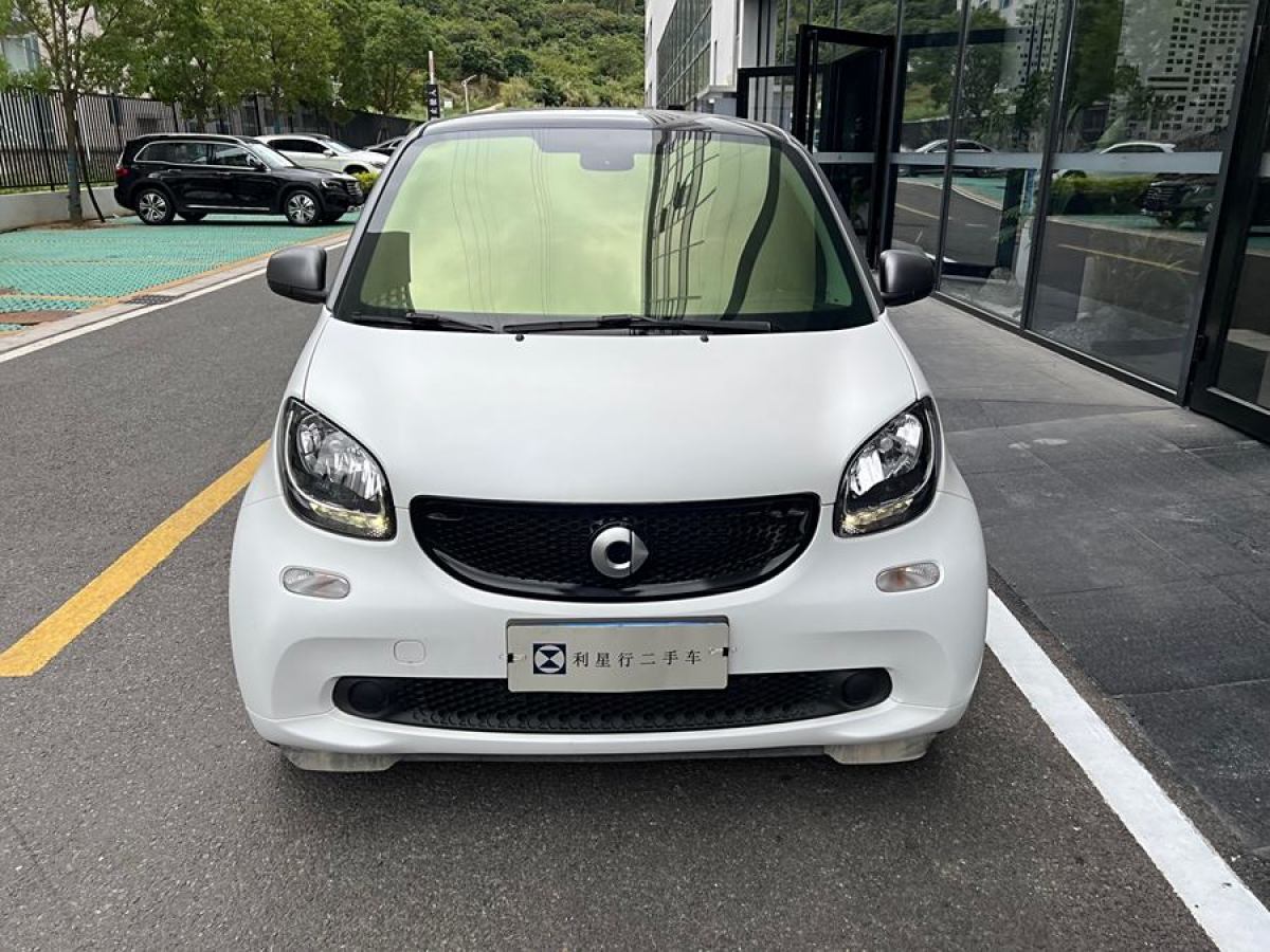 smart fortwo  2019款 0.9T 66千瓦硬頂動(dòng)擎版 國(guó)VI圖片