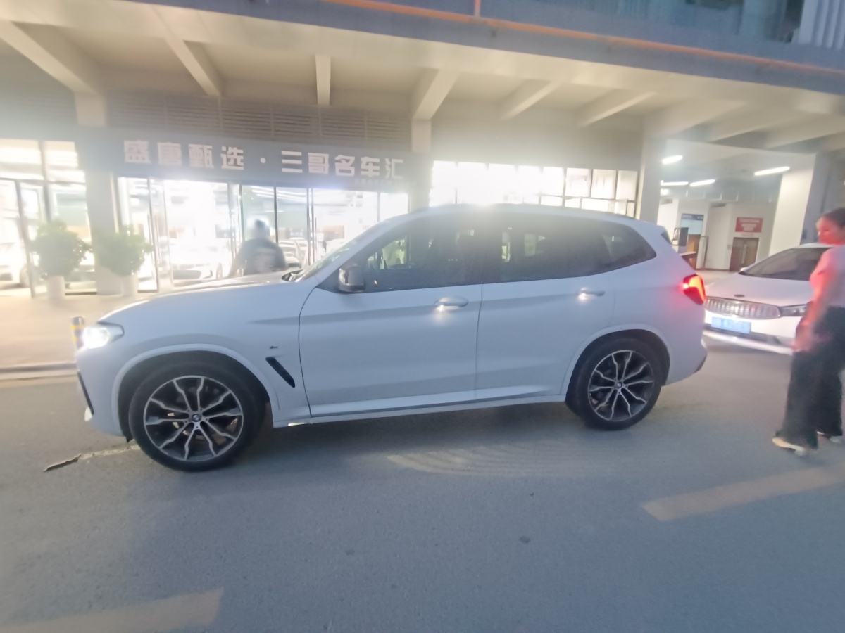 寶馬 寶馬X3  2022款 xDrive30i 領(lǐng)先型 M曜夜套裝圖片