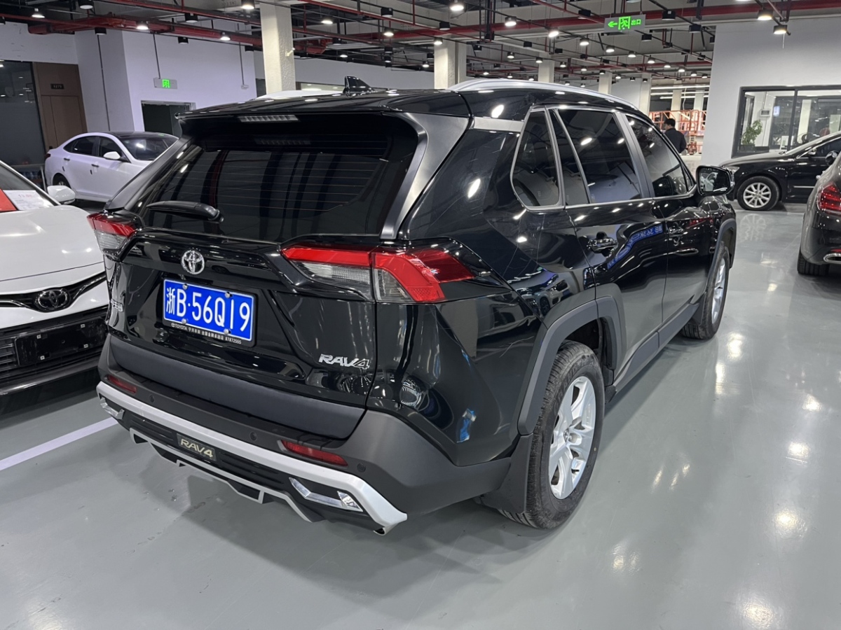 豐田 RAV4榮放  2023款 2.0L CVT兩驅(qū)都市版圖片