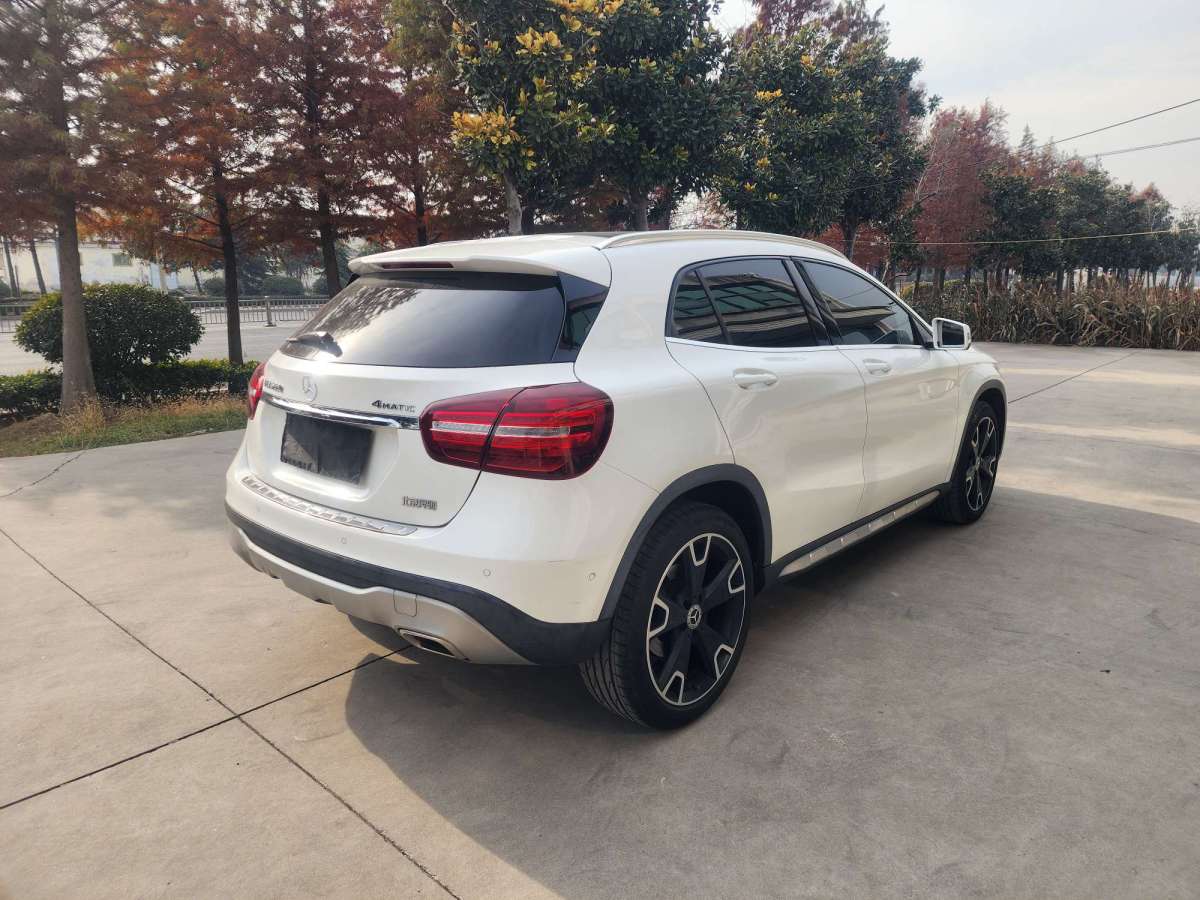 奔馳 奔馳GLA  2017款 GLA 220 4MATIC 時尚型圖片