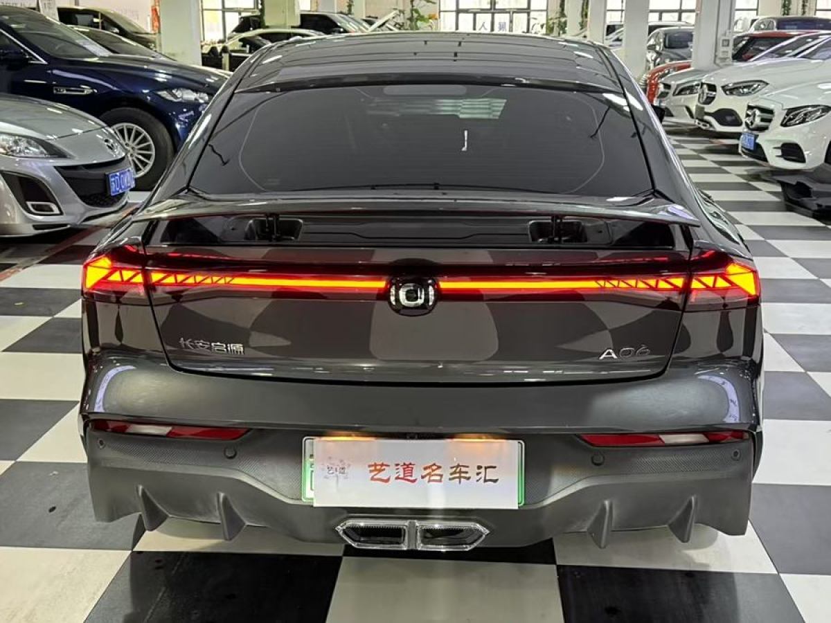 長安 長安UNI-V 智電iDD  2024款 藍(lán)鯨智電iDD 136km 智趣型圖片