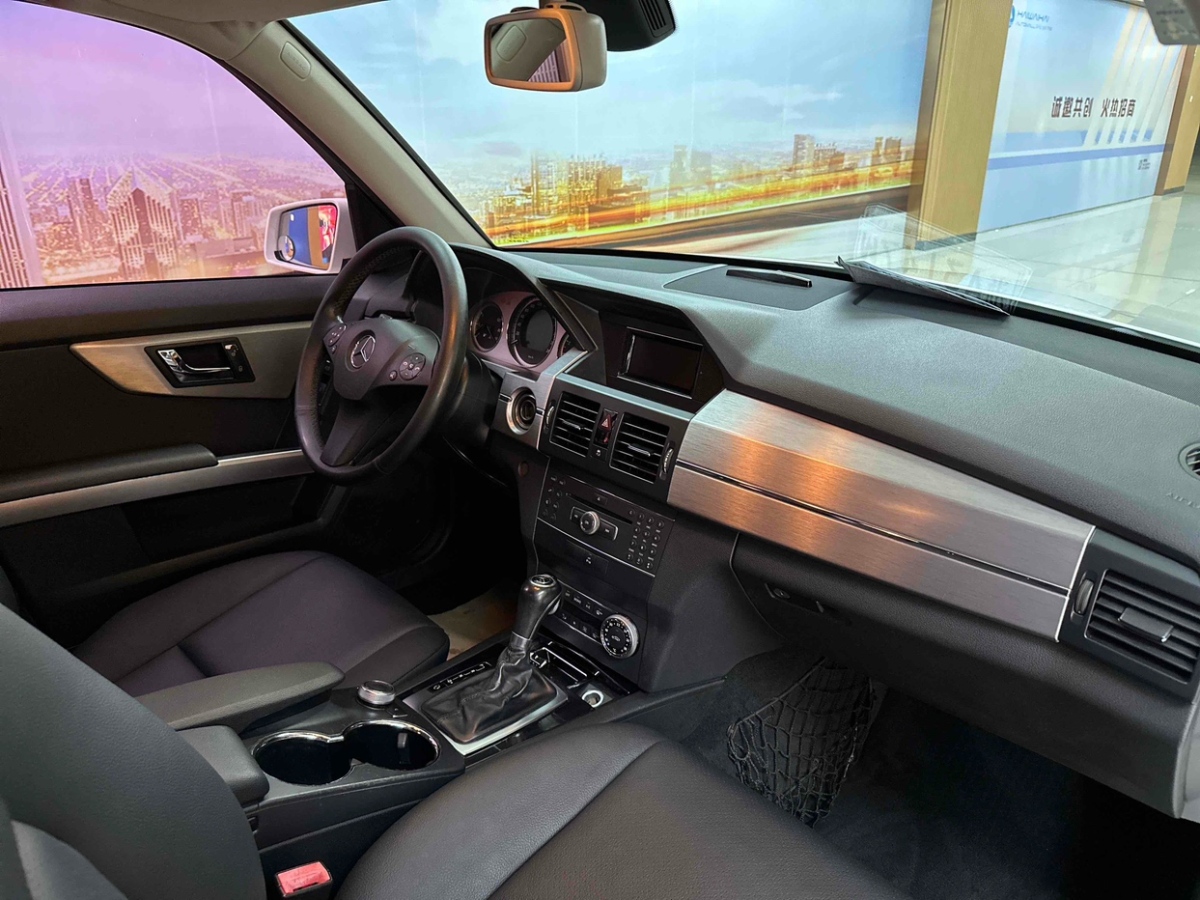 奔驰 奔驰GLK级  2011款 GLK 300 4MATIC 动感型图片