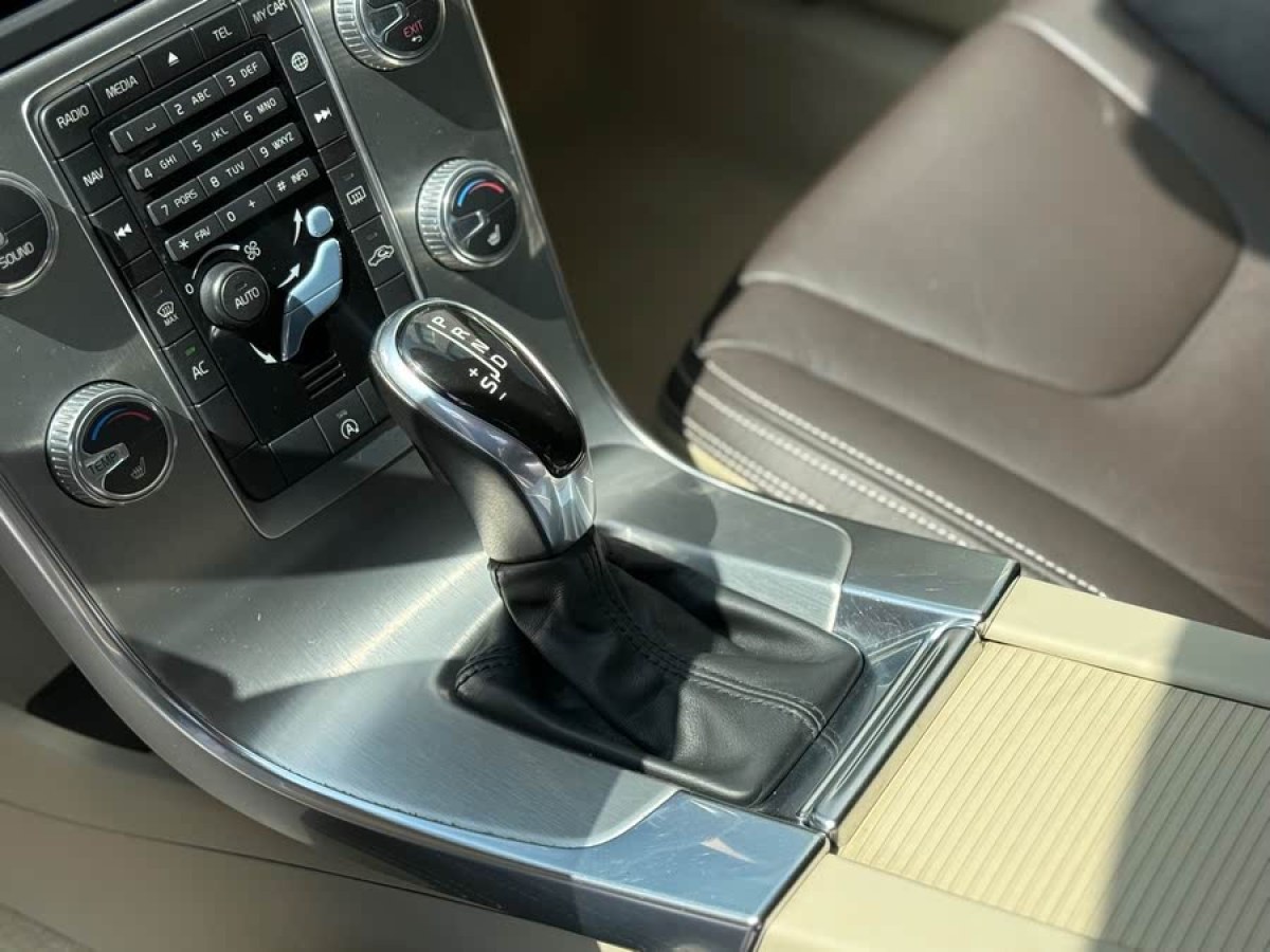 沃爾沃 S60  2015款 L 2.0T 智遠(yuǎn)版圖片