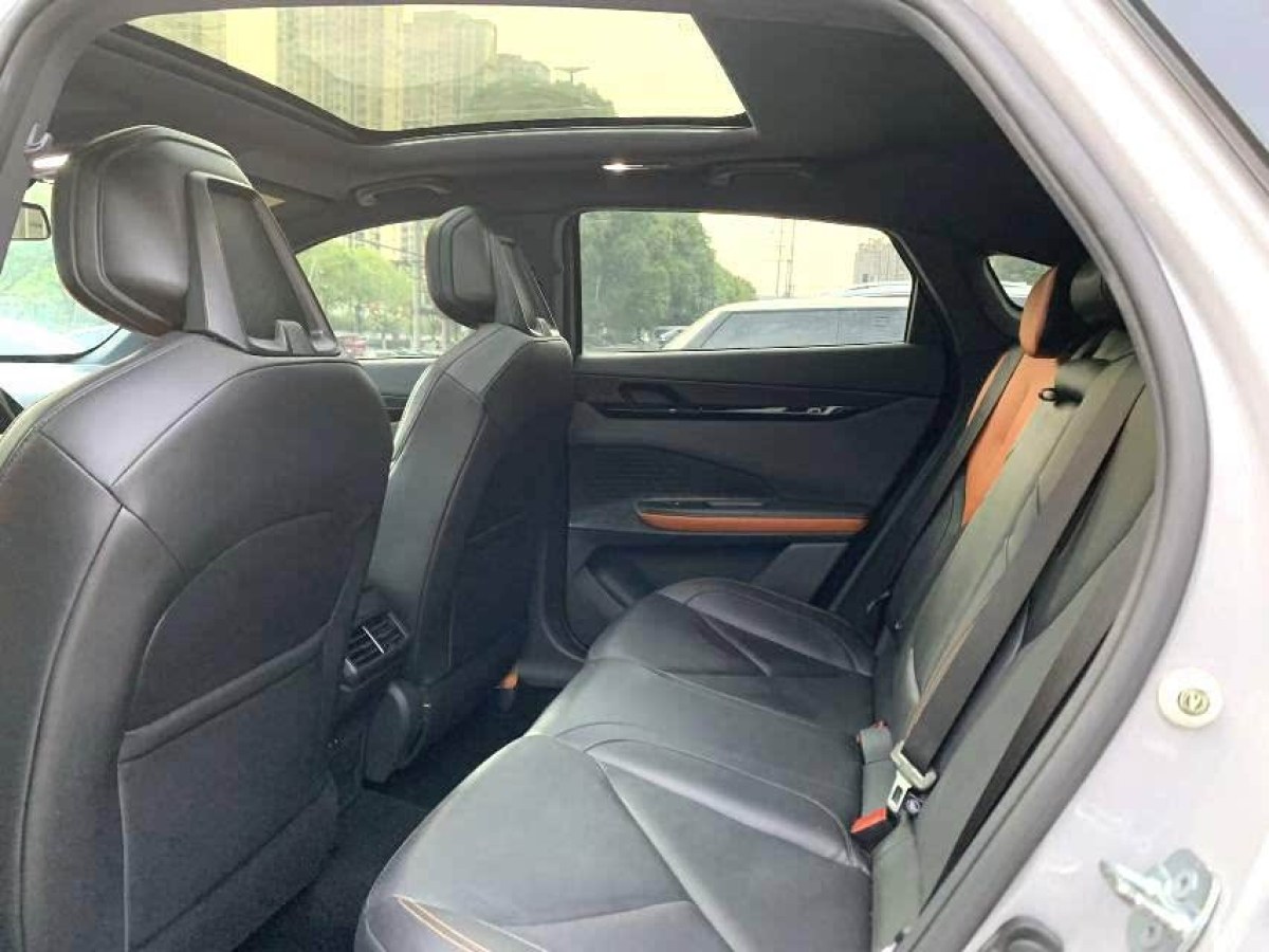 長安 長安UNI-V  2022款 1.5T 運(yùn)動(dòng)版圖片
