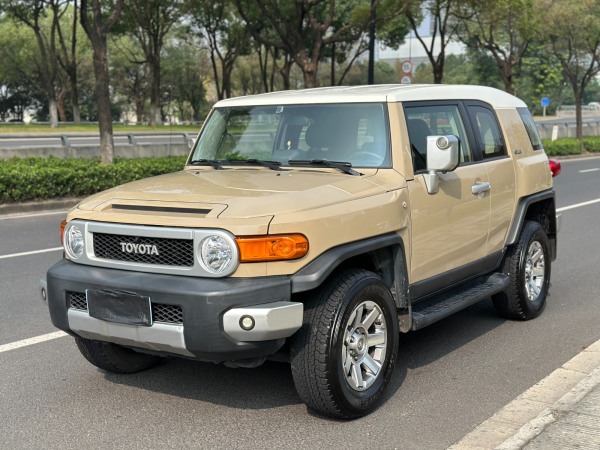 丰田 FJ 酷路泽 4.0L 中东版