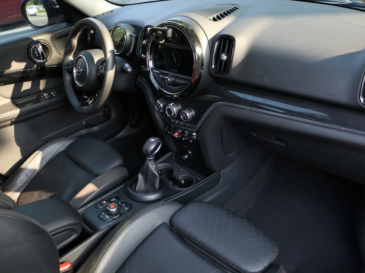 MINI COUNTRYMAN  2018款 1.5T COOPER ALL4 藝術(shù)家圖片