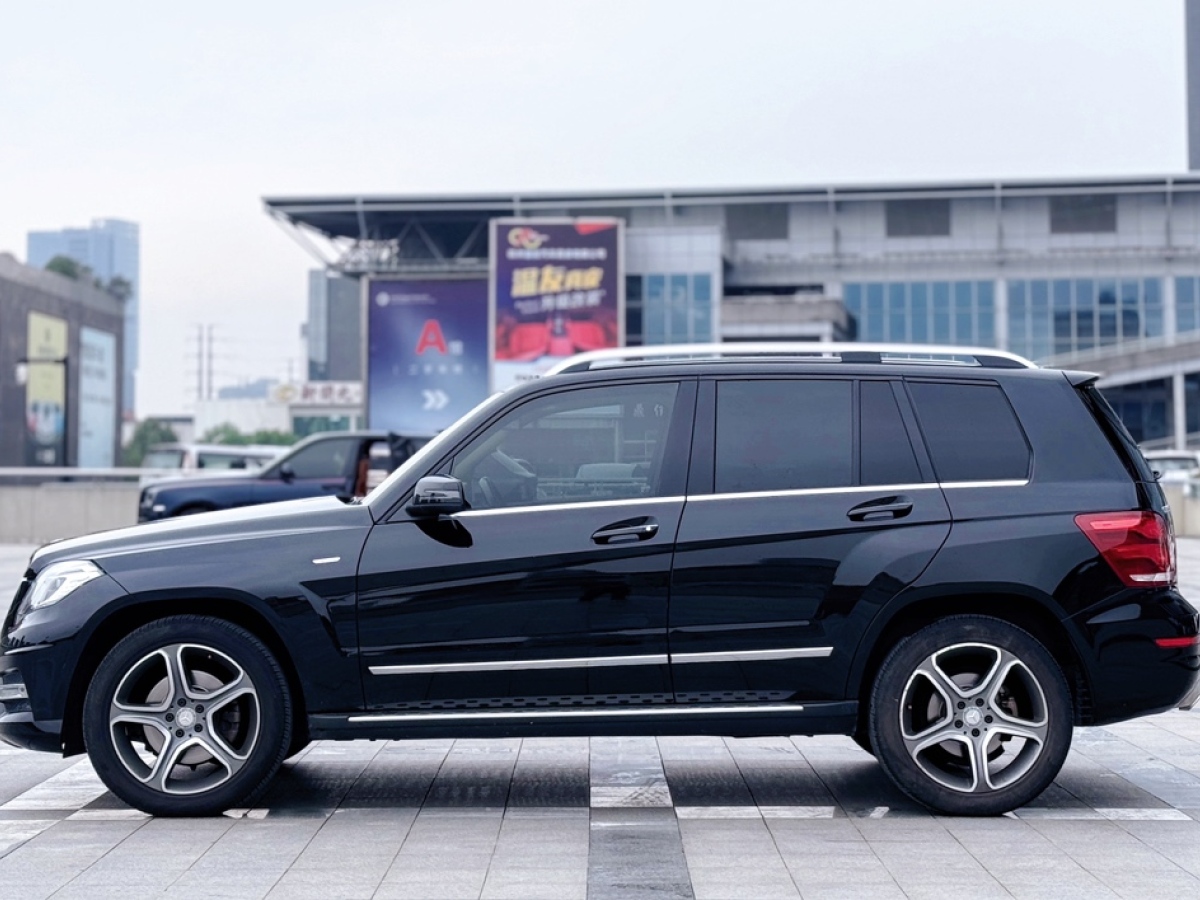 奔馳 奔馳GLK級  2015款 GLK 300 4MATIC 時(shí)尚型 極致版圖片