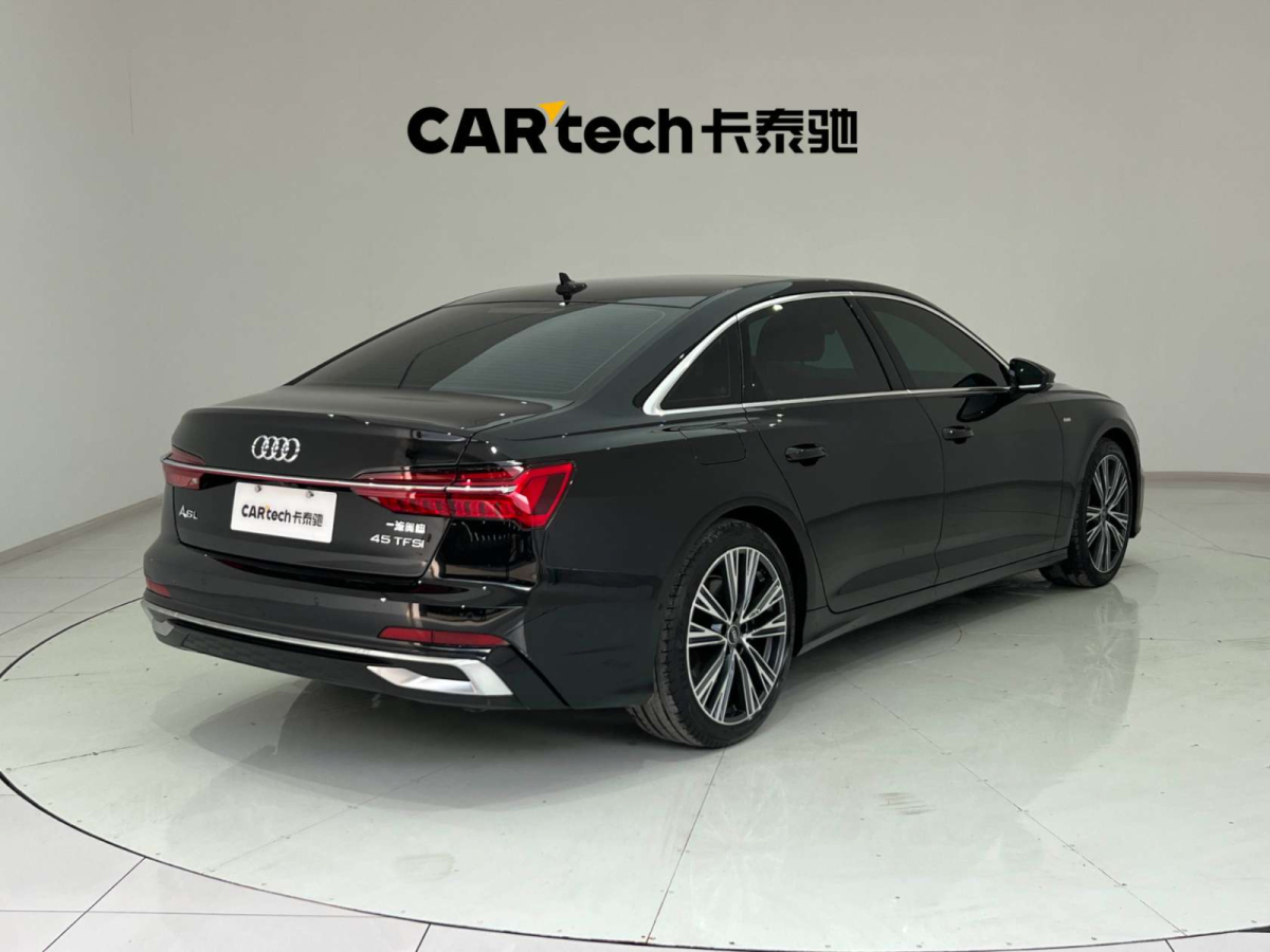 奧迪 奧迪A6L  2023款 改款 45 TFSI quattro 臻選動(dòng)感型圖片