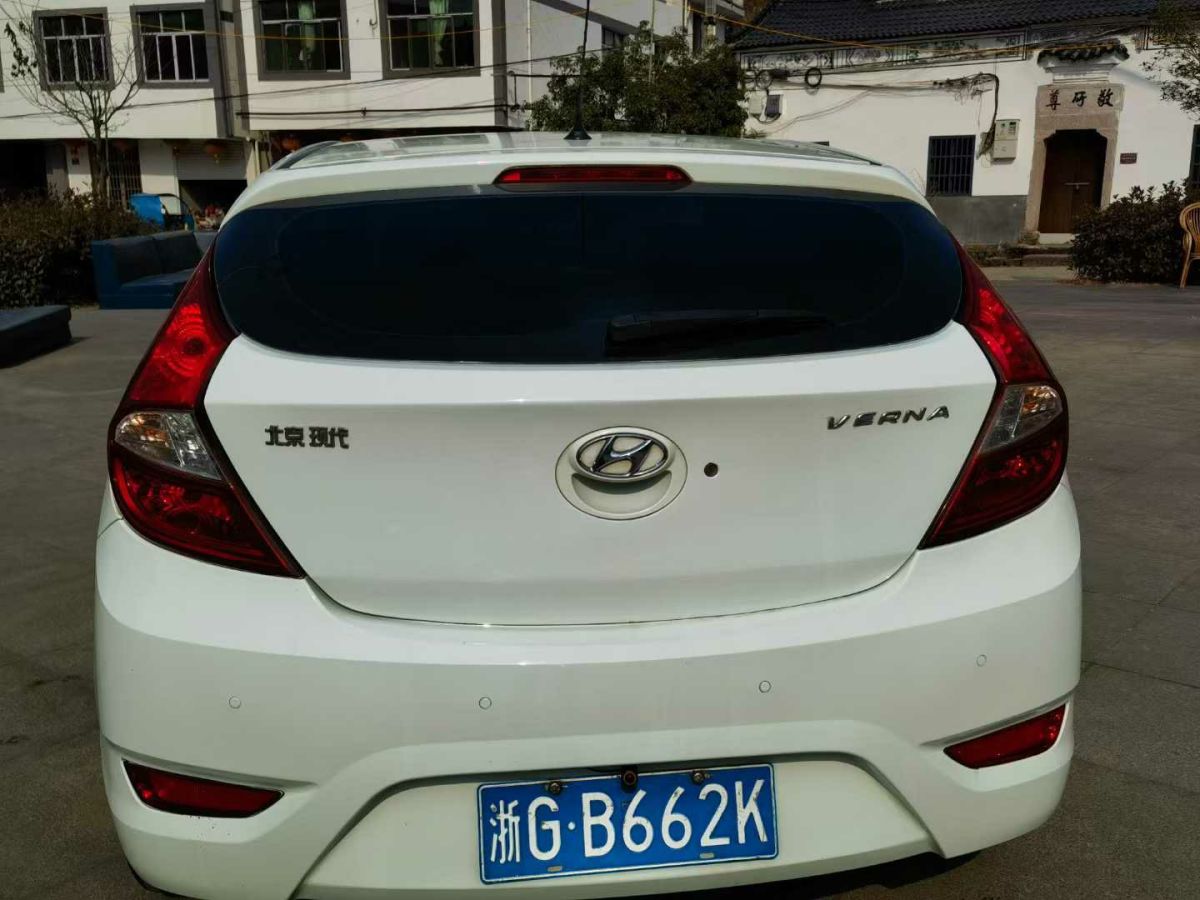 現(xiàn)代 瑞納  2013款 三廂 1.4L 自動標準型GL圖片