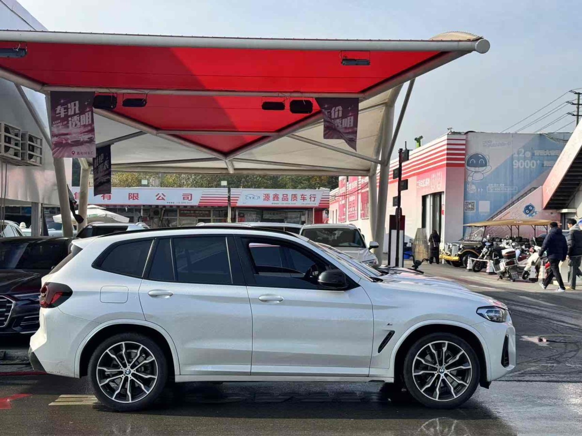 寶馬 寶馬X3  2022款 xDrive30i 領(lǐng)先型 M曜夜套裝圖片