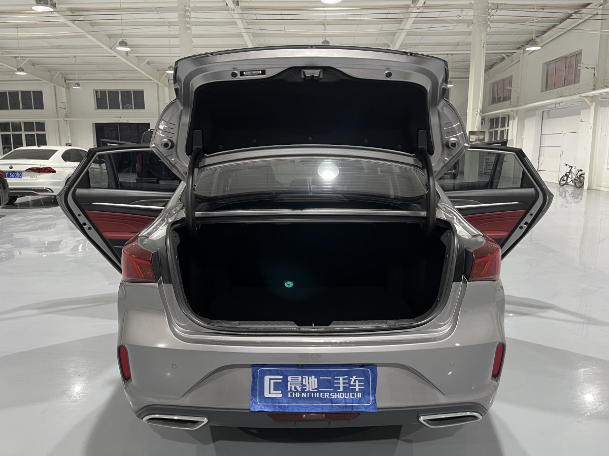 長(zhǎng)安 逸動(dòng)  2021款 PLUS 藍(lán)鯨NE 1.4T GDI DCT尊貴型圖片