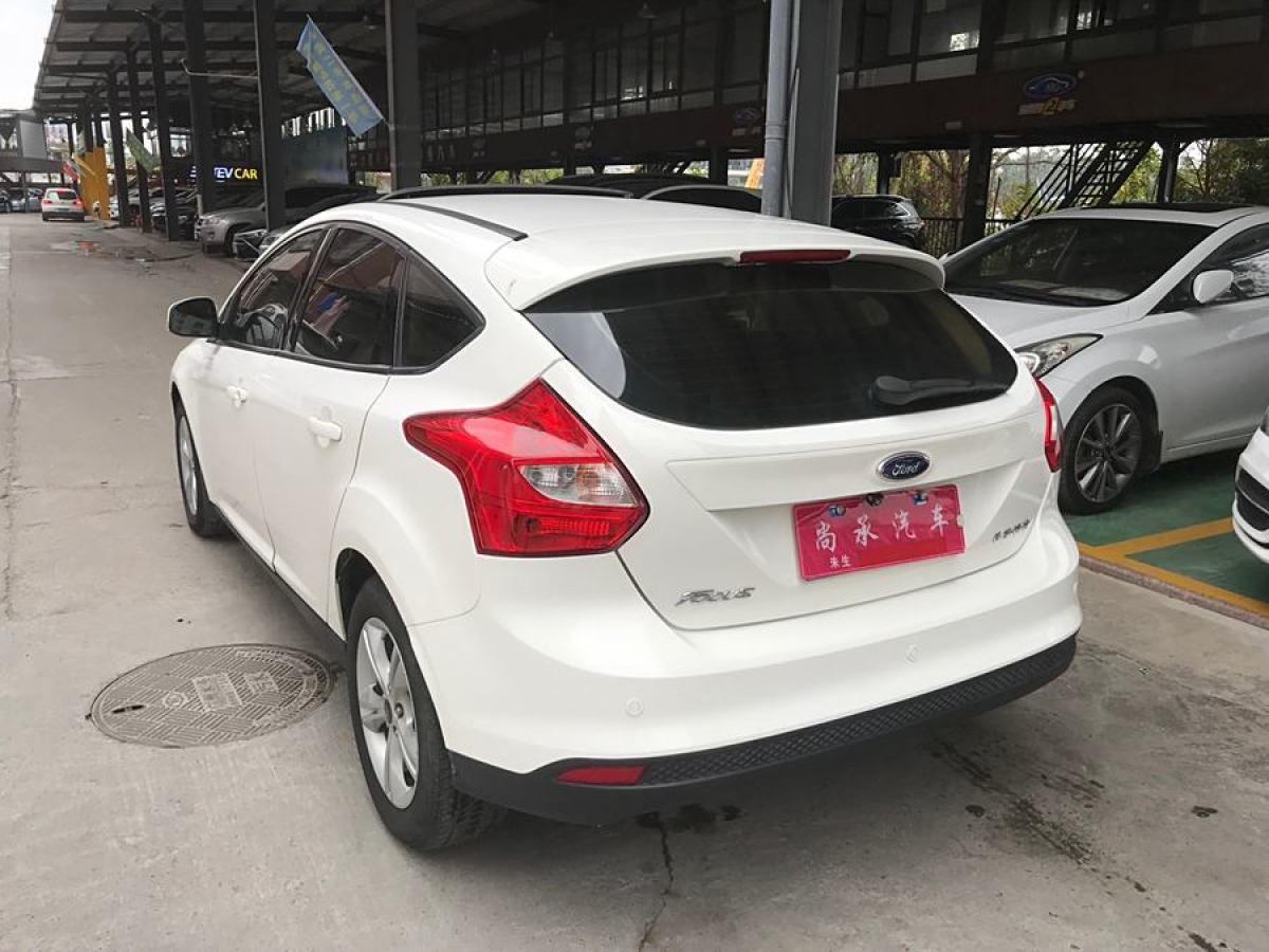 福特 ?？怂? 2012款 兩廂 1.6L 自動風(fēng)尚型圖片