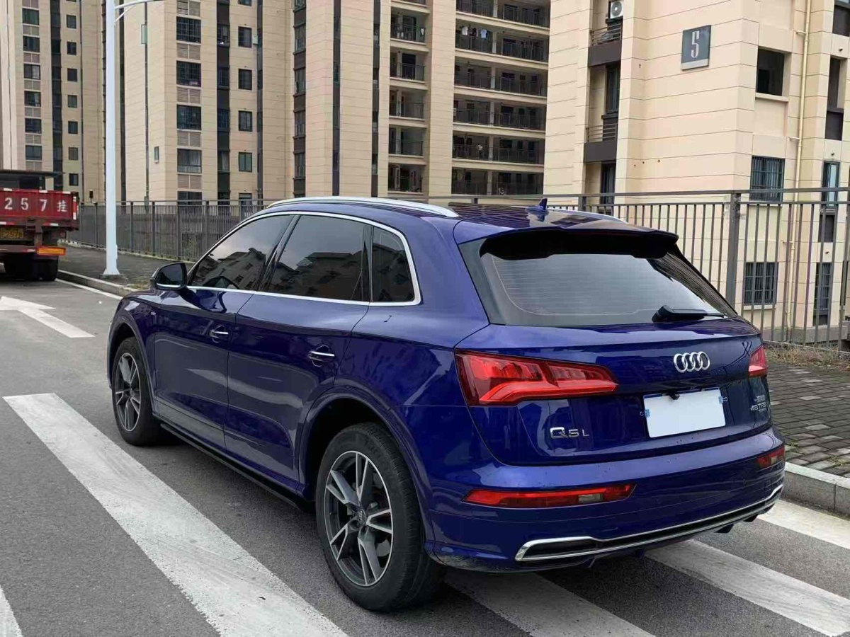 奧迪 奧迪Q5L  2018款 40 TFSI 榮享時(shí)尚型圖片
