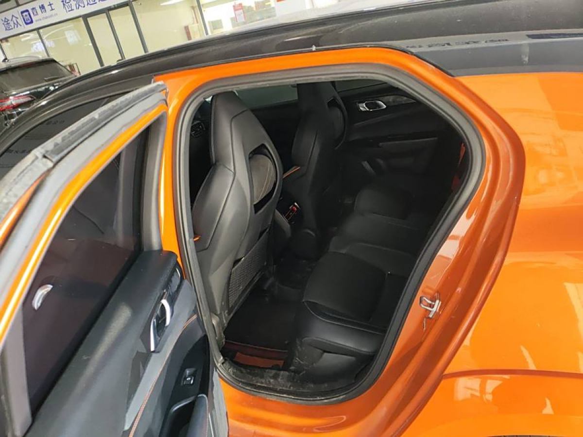 領(lǐng)克 領(lǐng)克02 Hatchback  2021款 2.0TD Halo圖片