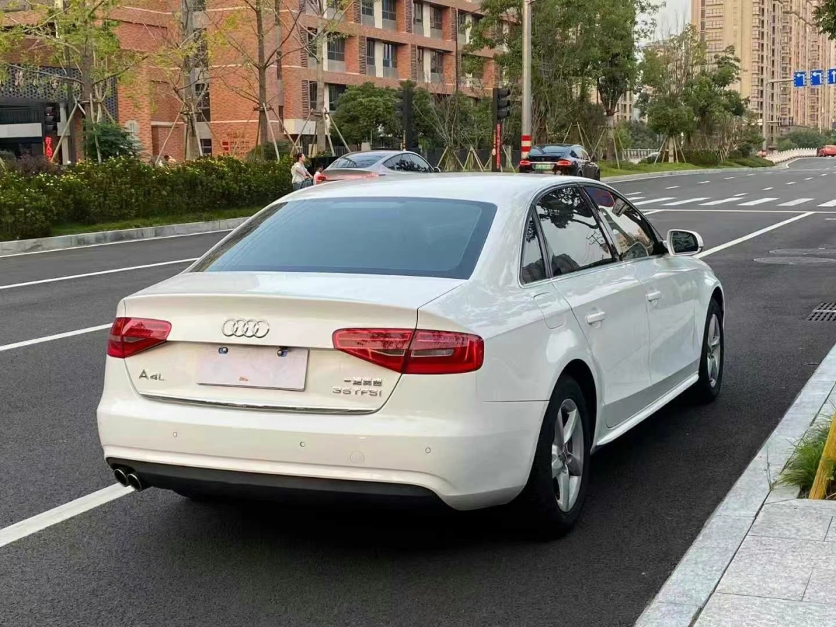 奧迪 奧迪A4L  2015款 35 TFSI 自動(dòng)舒適型圖片