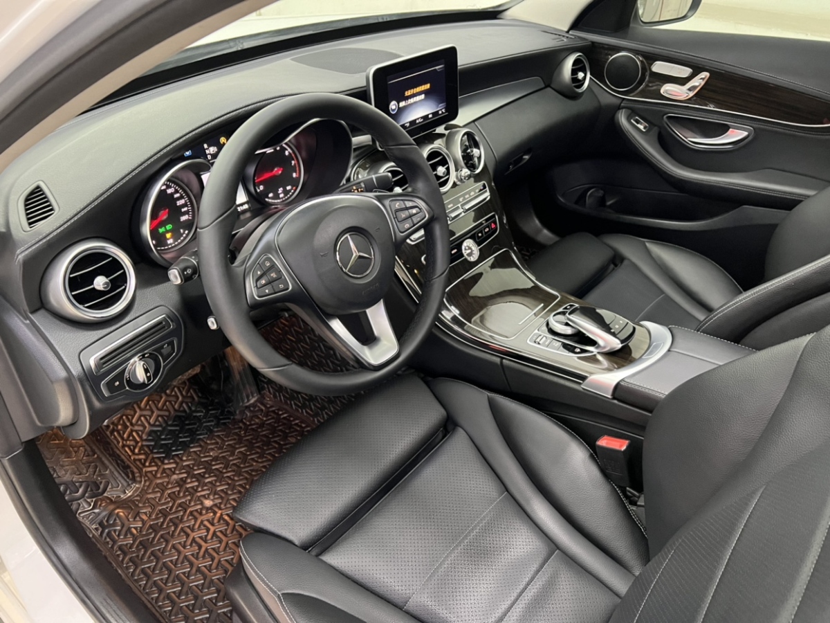 2014年9月奔驰 奔驰C级  2015款 改款 C 200 L