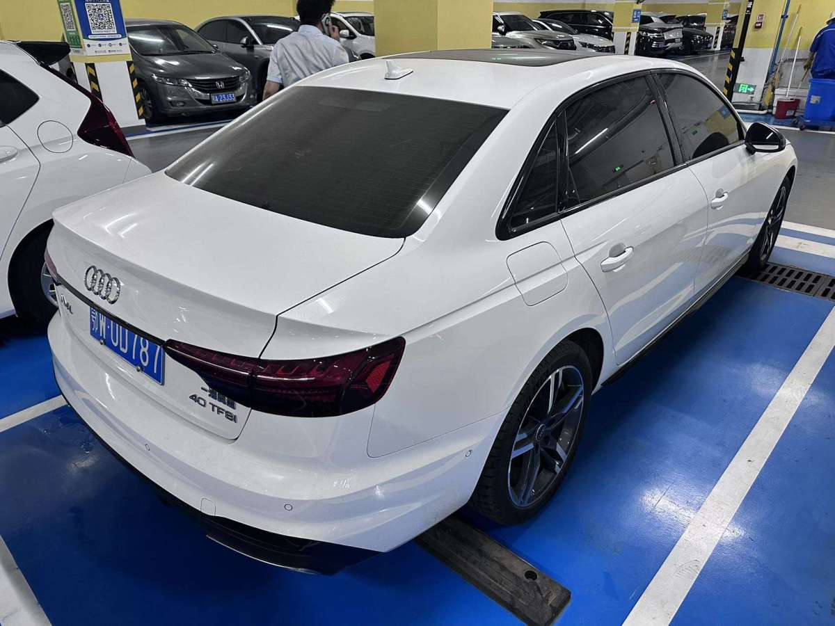 奧迪 奧迪A4L  2022款 40 TFSI 豪華動感型圖片
