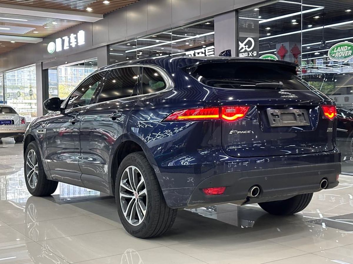 2019年4月捷豹 F-PACE  2019款 2.0T 四驅(qū)R-Sport運(yùn)動(dòng)版