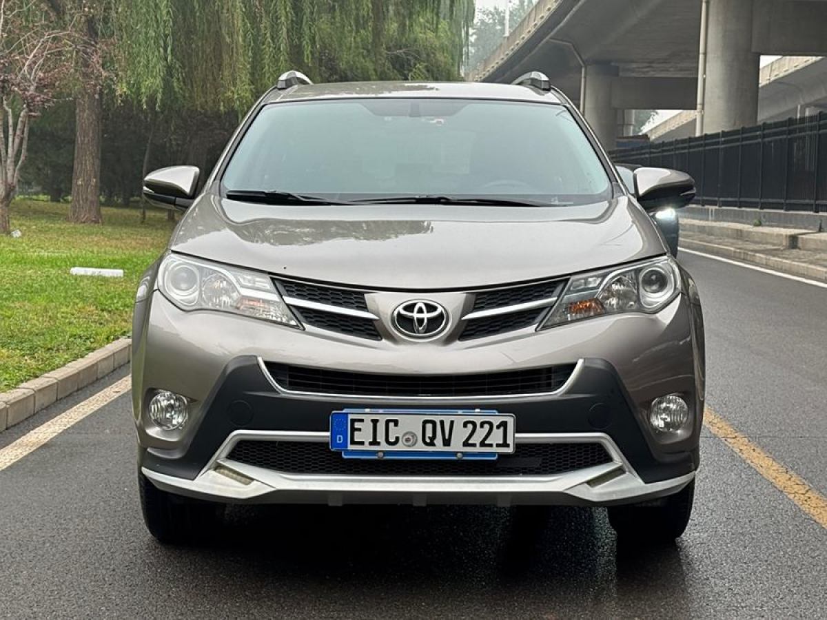 2014年12月豐田 RAV4榮放  2015款 2.0L CVT兩驅(qū)都市版