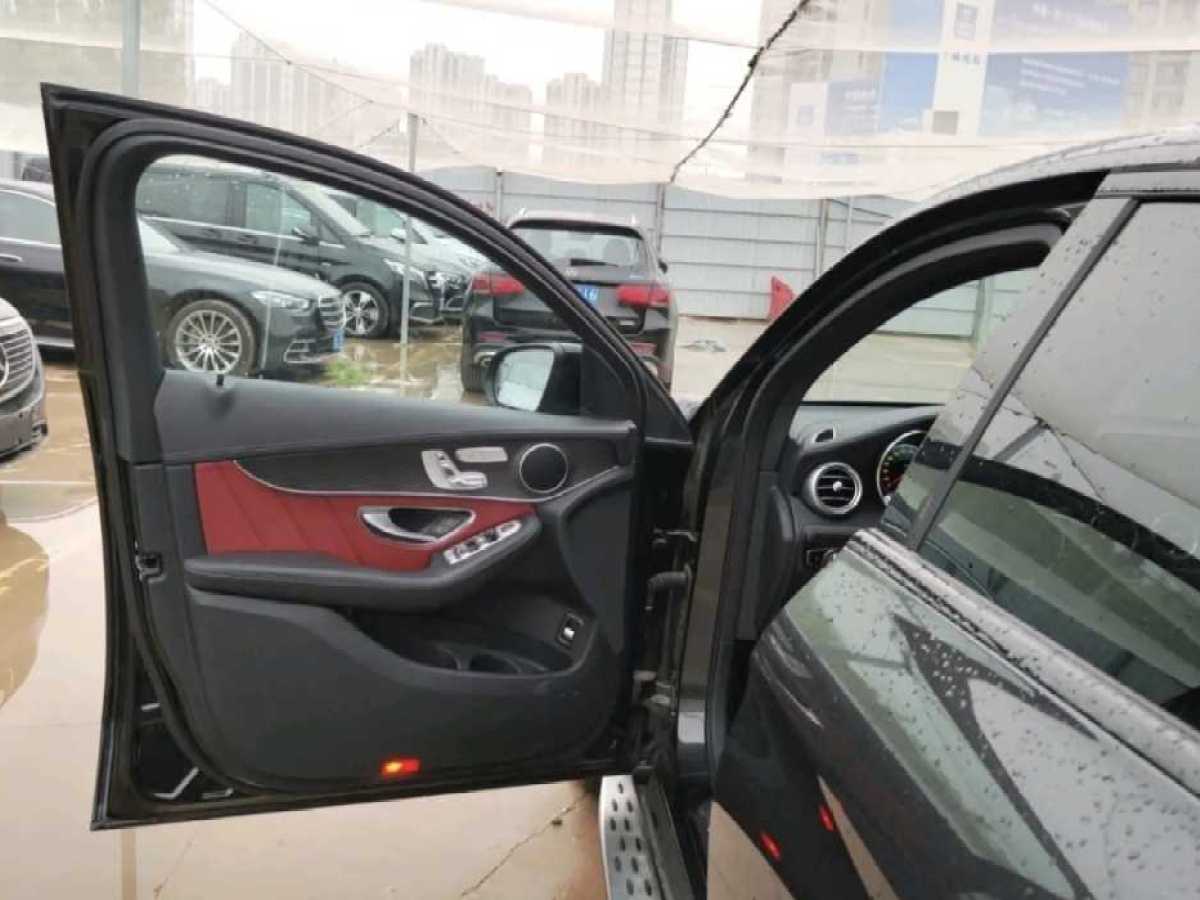 2021年12月奔驰 奔驰GLC  2023款 GLC 300 4MATIC 轿跑SUV