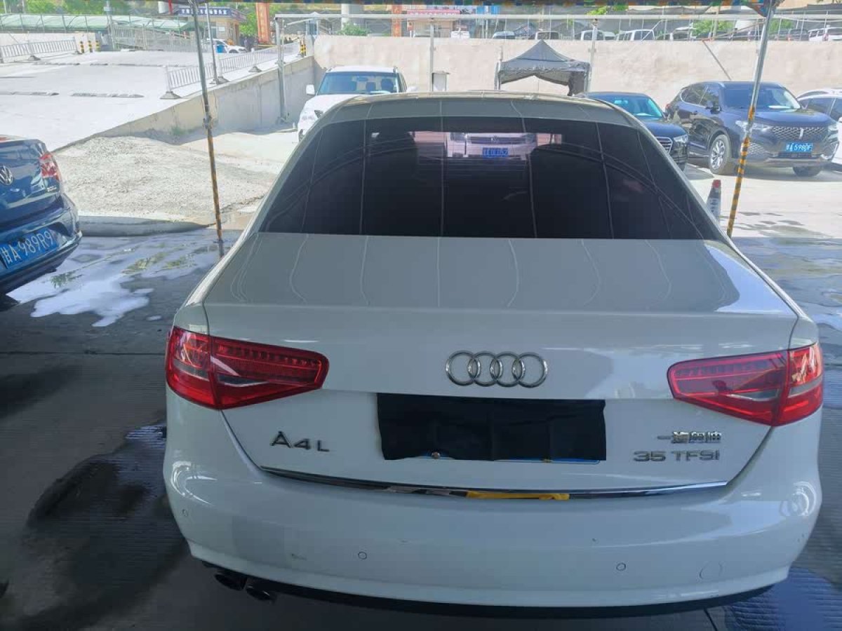 奧迪 奧迪A4L  2015款 35 TFSI 自動(dòng)標(biāo)準(zhǔn)型圖片