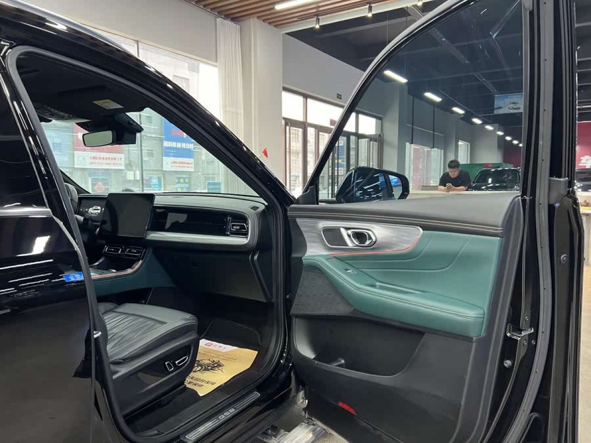 廣汽傳祺 GS8  2022款 領(lǐng)航系列 2.0TGDI 兩驅(qū)尊貴版（七座）圖片