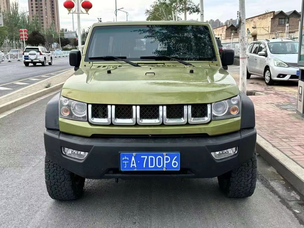 北京 BJ40  2017款 40L 2.3T 自動(dòng)四驅(qū)環(huán)塔冠軍版圖片