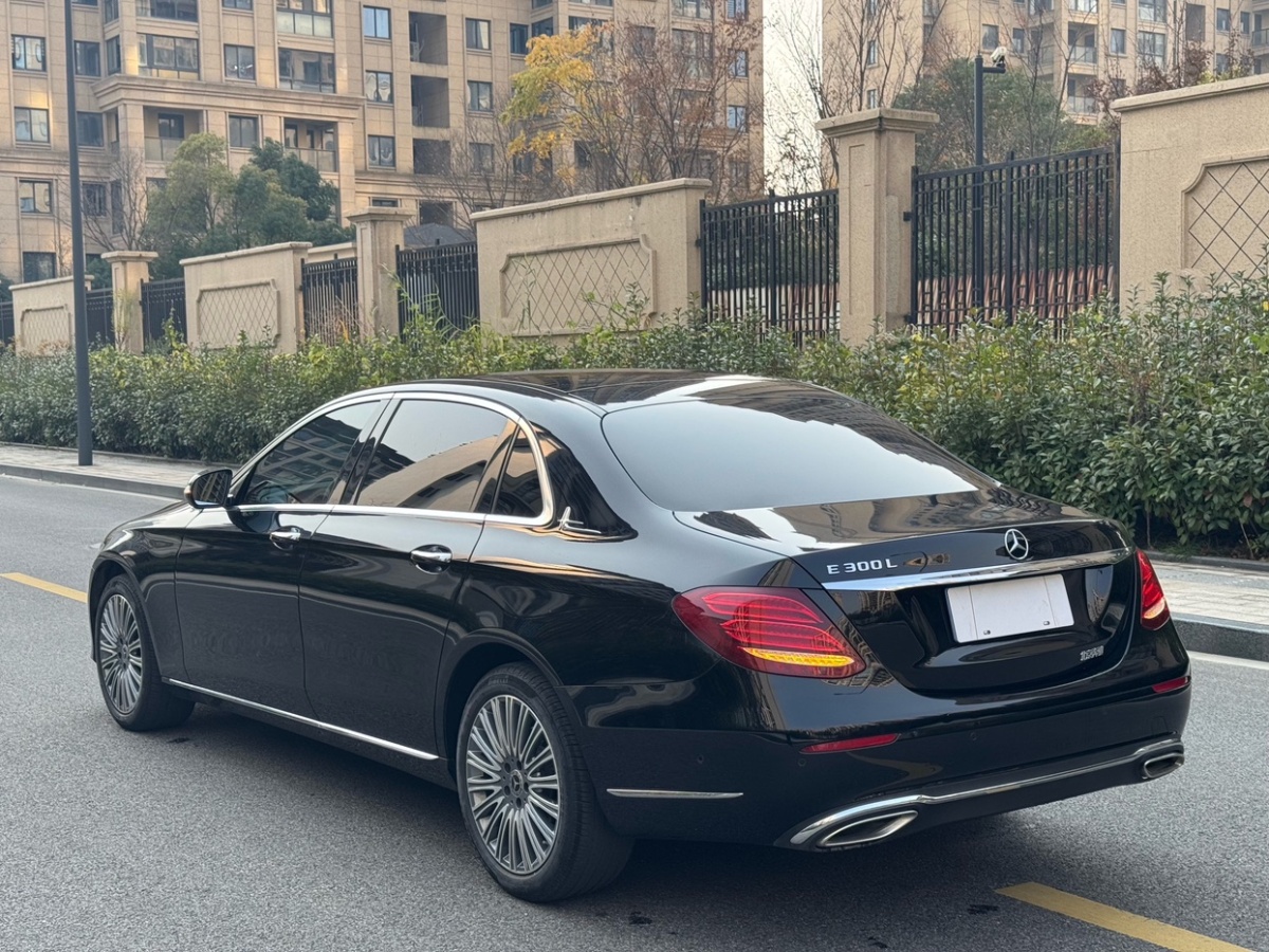 奔馳 奔馳E級  2020款 E 300 L 時尚型圖片