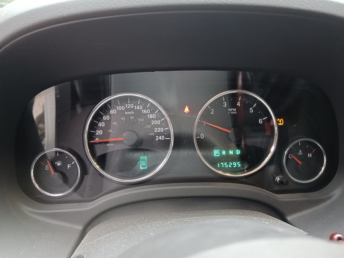 Jeep 指南者  2013款 2.4L 四驅豪華版圖片