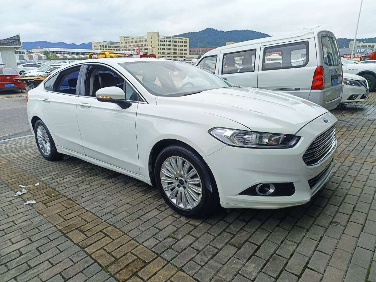 福特 蒙迪歐  2013款 2.0L GTDi200時(shí)尚型圖片