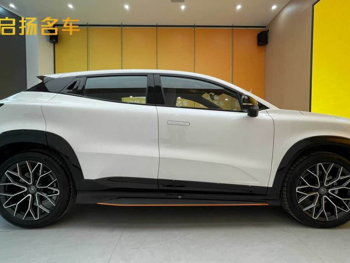 長(zhǎng)安 UNI-T  2022款 1.5T 智慧領(lǐng)航型圖片
