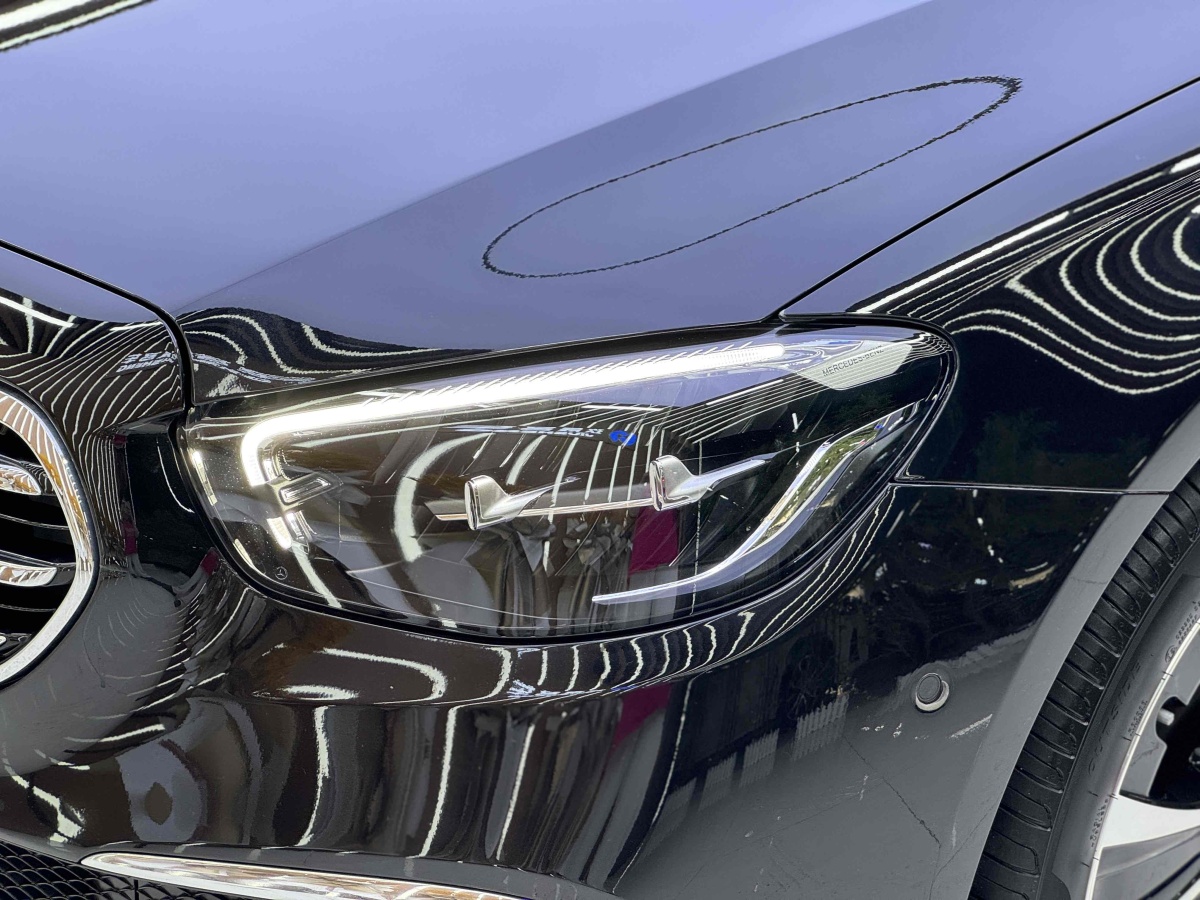 2022年3月奔驰 奔驰E级新能源  2022款 改款二 E 350 e L 插电式混合动力轿车