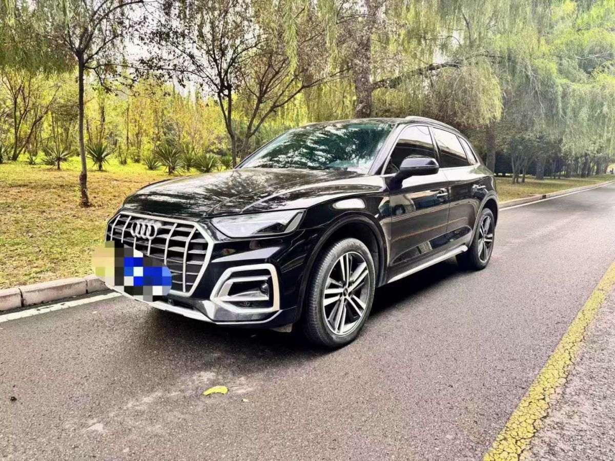 奧迪 奧迪Q5 e-tron  2022款 40 e-tron 星耀型 機(jī)甲套裝圖片