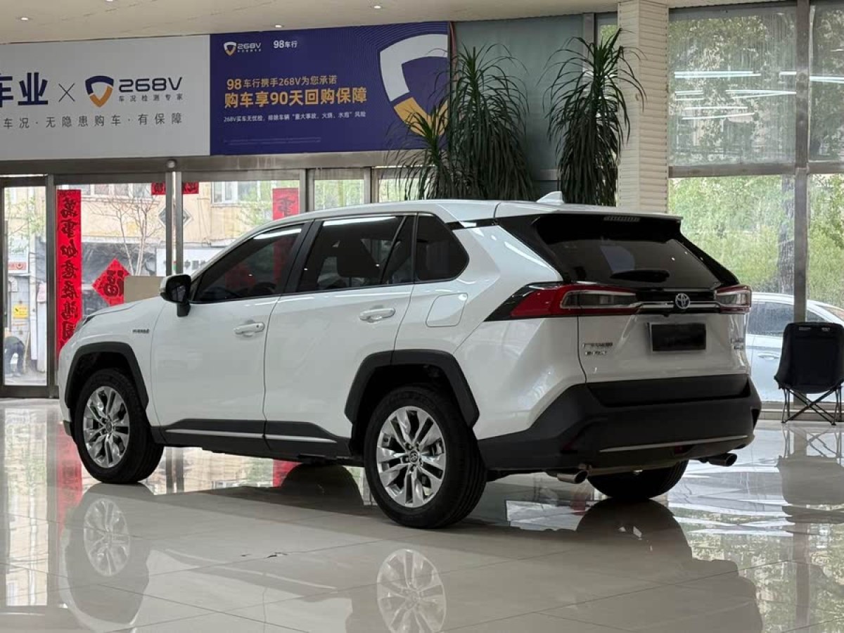 豐田 威蘭達(dá)  2021款 雙擎 2.5L E-CVT四驅(qū)豪華版圖片